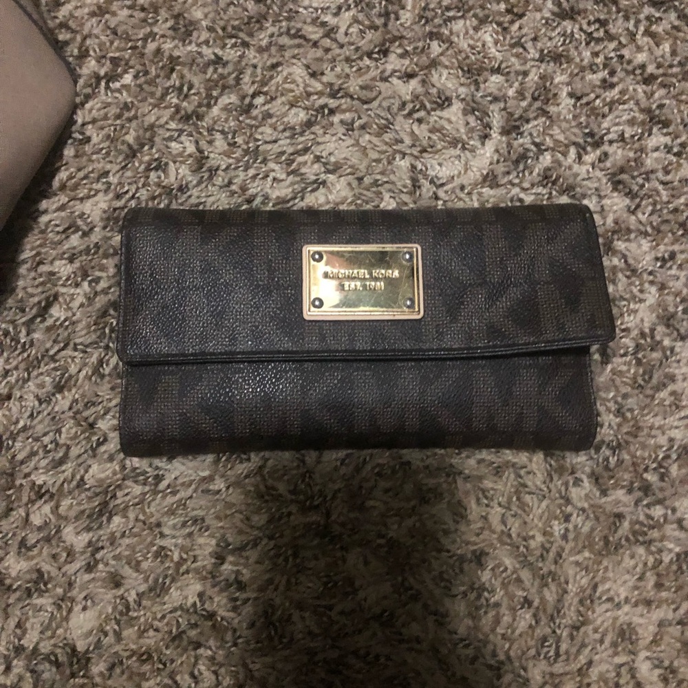 Michael kors wallet